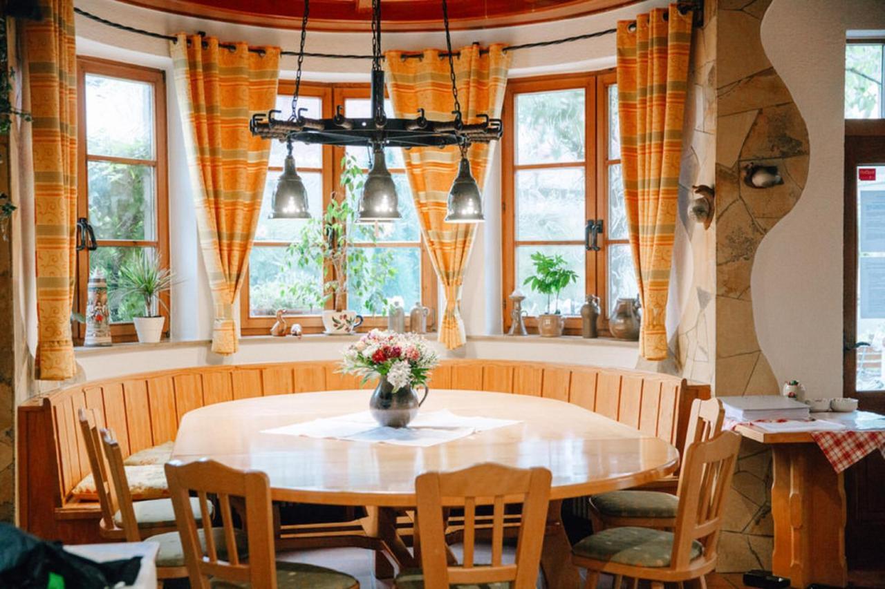Herrenschenke-Cafe Eiring Königsberg in Bayern Exteriör bild